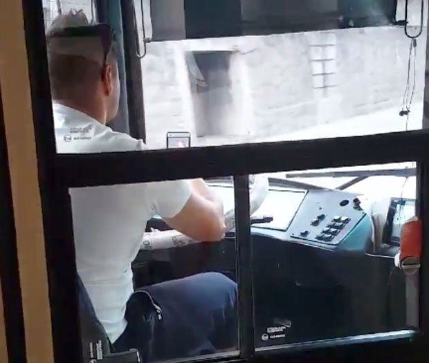 Опет лактовима возио тролејбус!